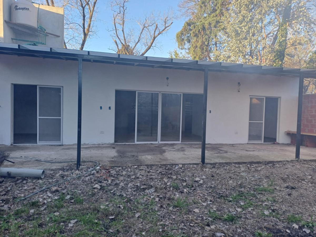 VIVIENDA EN BURZACO A ESTRENAR.
UBICACIÓN: BOZAN N° 528, BURZACO.
CONSTA DE: 4 DORMITORIOS, 2 BAÑOS, COCINA-LIVING-COMEDOR Y ENTRADA PARA VEHICULO. SERVICIO DE LUZ ELECTRICA.
VALOR DEL ALQUILER: $ 650.000 X MES.- VIVIENDA EN BURZACO A ESTRENAR.
UBICACIÓN: BOZAN N° 528, BURZACO.
CONSTA DE: 4 DORMITORIOS, 2 BAÑOS, COCINA-LIVING-COMEDOR Y ENTRADA PARA VEHICULO. SERVICIO DE LUZ ELECTRICA.
VALOR DEL ALQUILER: $ 650.000 X MES.-