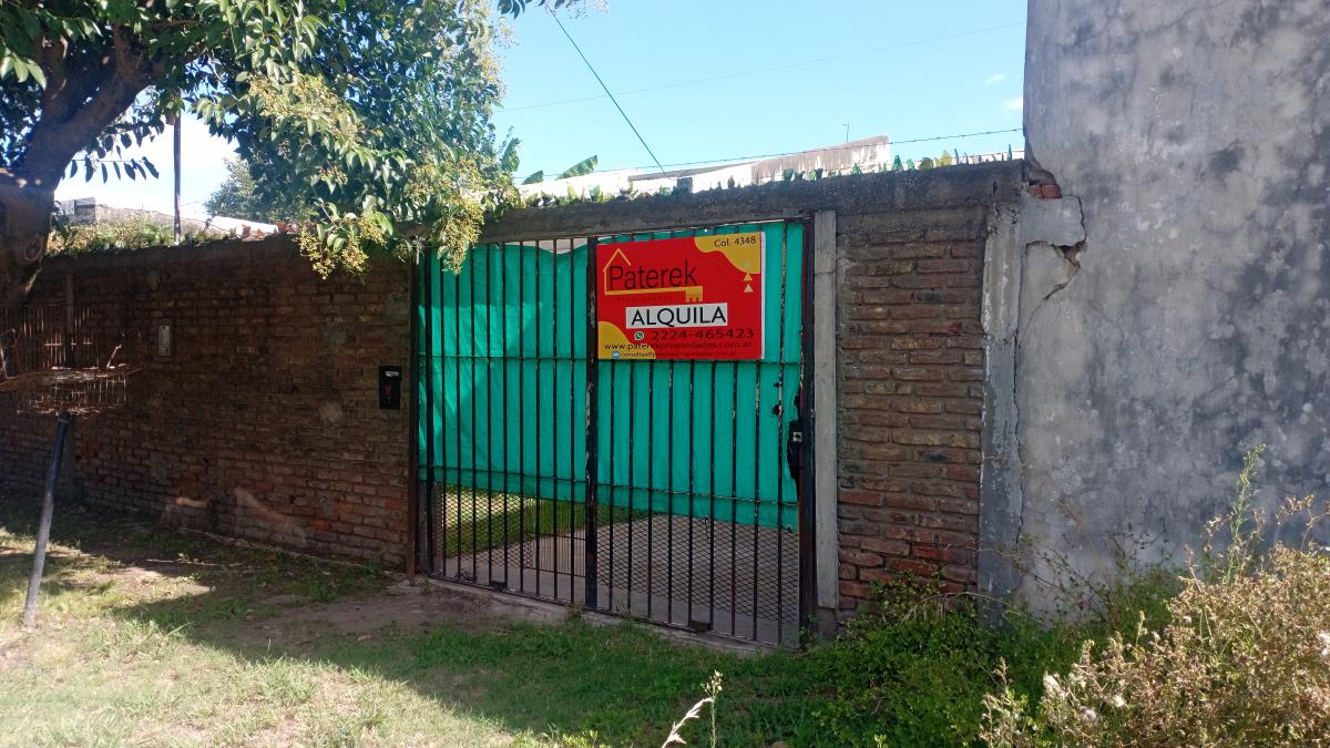 DEPARTAMENTO IDEAL PARA PAREJA O PERSONA SOLA.

UBICACIÓN: F.DE CUYAS N° 280, GLEW.

CONSTA DE: 1 D0RMITORIO, COCINA-COMEDOR, BAÑO Y PEQUEÑO PATIO AL FRENTE. SERVICIO DE LUZ ELECTRICA.

VALOR DEL ALQUILER: $ 300.000 X MES.-