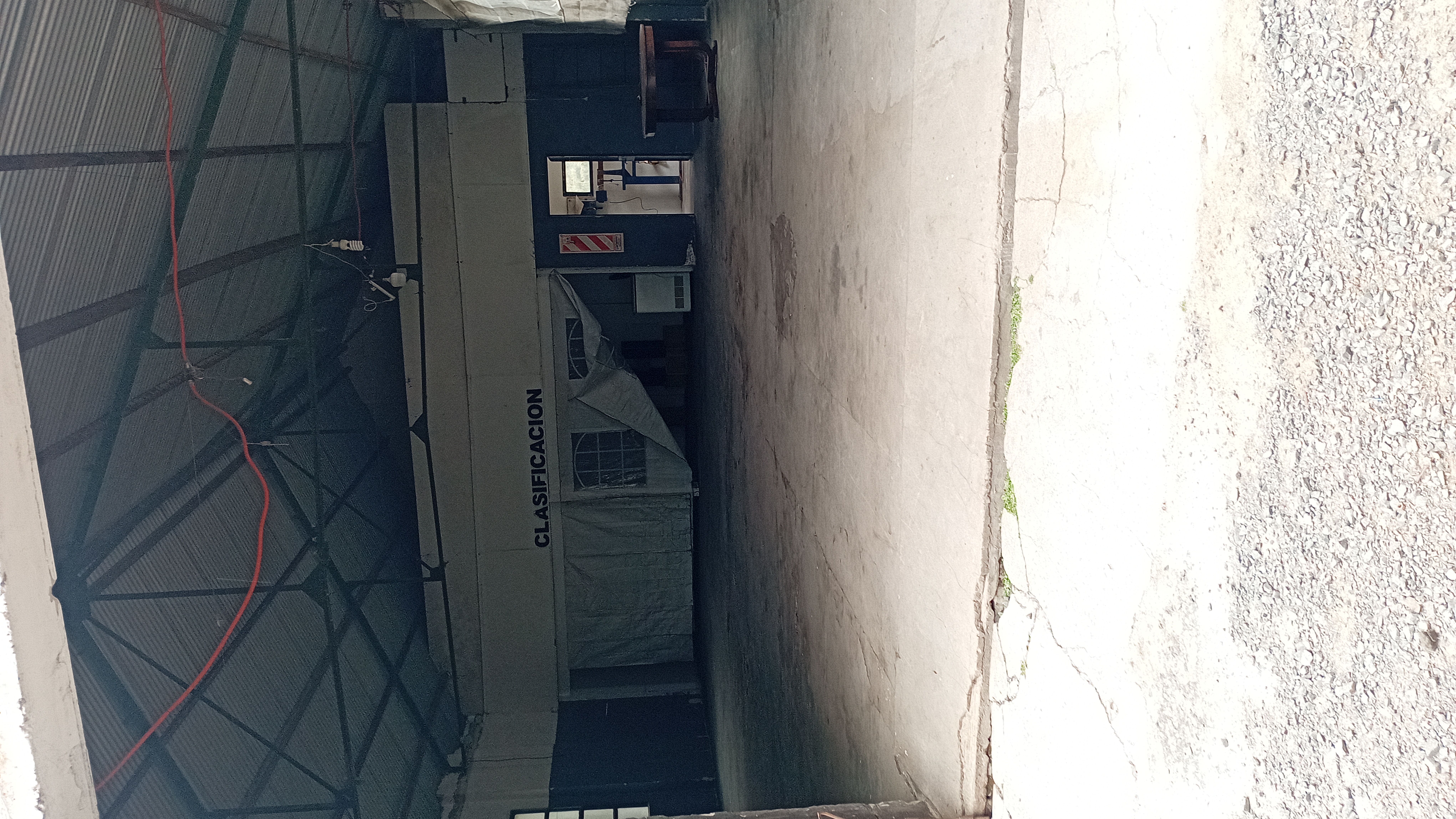 VENTA - 2 HECTAREAS IDEALES PARA SIEMBRA O EMPRENDIMIENTO PRODUCTIVO.

SE VENDEN 2 HECTAREAS DE TERRENO CON EXCELENTES CONDICIONES PARA SIEMBRA, CULTIVO O DESARROLLO DE EMPRENDIMIENTO.

LA PROPIEDAD CUENTA CON GALPONES AMPLIOS, IDEALES PARA ALMACENAMIENTO DE HERRAMIENTAS, MAQUINARIA O MERCADERIA.
SALON DE ATENCION Y/O DISTRIBUCION, ADAPTABLE PARA OFICINA COMERCIAL, PUNTO DE VENTA O LOGISTICA.
VIVIENDA DENTRO DEL PREDIO, COMODA Y FUNCIONAL.
AMPLIO ESPACIO PARA PRODUCCION, CULTIBO O EXPANSION DE INSTALACIONES.

IDEAL PARA PRODUCTORES, VIVEROS, DISTRIBUCION O PROYECTOS MIXTOS (producción + vivienda)

ENTORNO TRANQUILO Y CON GRAN POTENCIAL. 
UNA CALLE DA SOBRE ALBERDI Y LA OTRA CON CHUBUT.

CONSULTAR PARA MAS INFORMACION O COORDINAR VISITA.