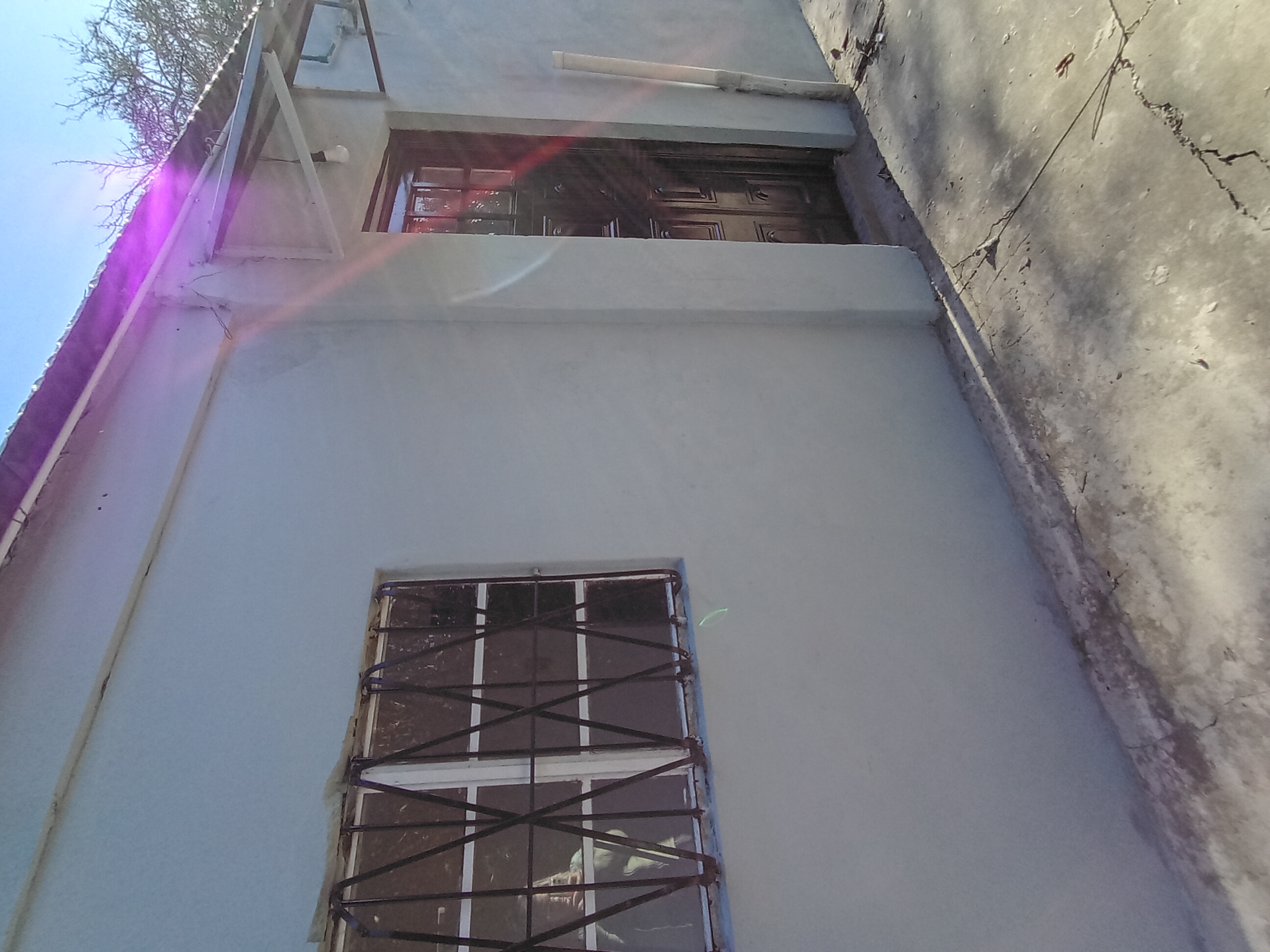 VIVIENDA EN ALQUILER, EN BUEN ENTORNO CERCANO A LAS LINEAS DE TRANSPORTE.

UBICACION: JUAN BAUTISTA ALBERDI Nº 375, GLEW.

CONSTA DE: 2 DORMITORIOS, COCINA, LIVING-COMEDOR, BAÑO, PATIO Y ENTRADA PARA VEHICULO. SERVICIO LUZ Y GAS NATURAL.

VALOR DEL ALQUILER: $ 600.000 X MES.-

CONSULTE LOS REQUISITOS PARA INGRESAR